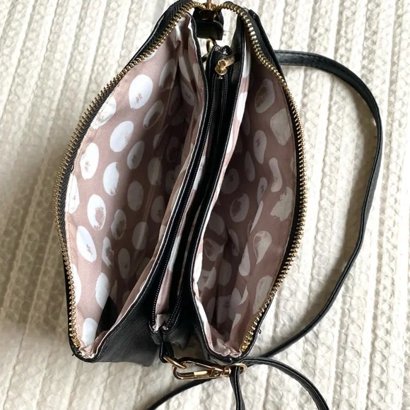 Vegan Black Crossbody Bag - Picture 5 of 5